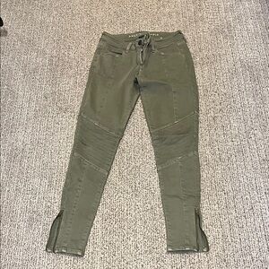 American Eagle Outfitters Olive Skinny Super Stretch Jegging